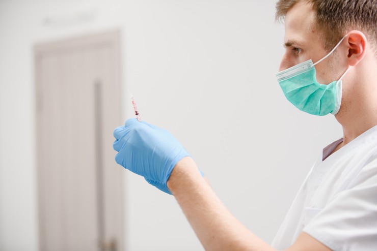 Вакцинация против вирусного гепатита B для взрослых вакциной &laquo;Комбиотех&raquo; в Южно-Сахалинске
